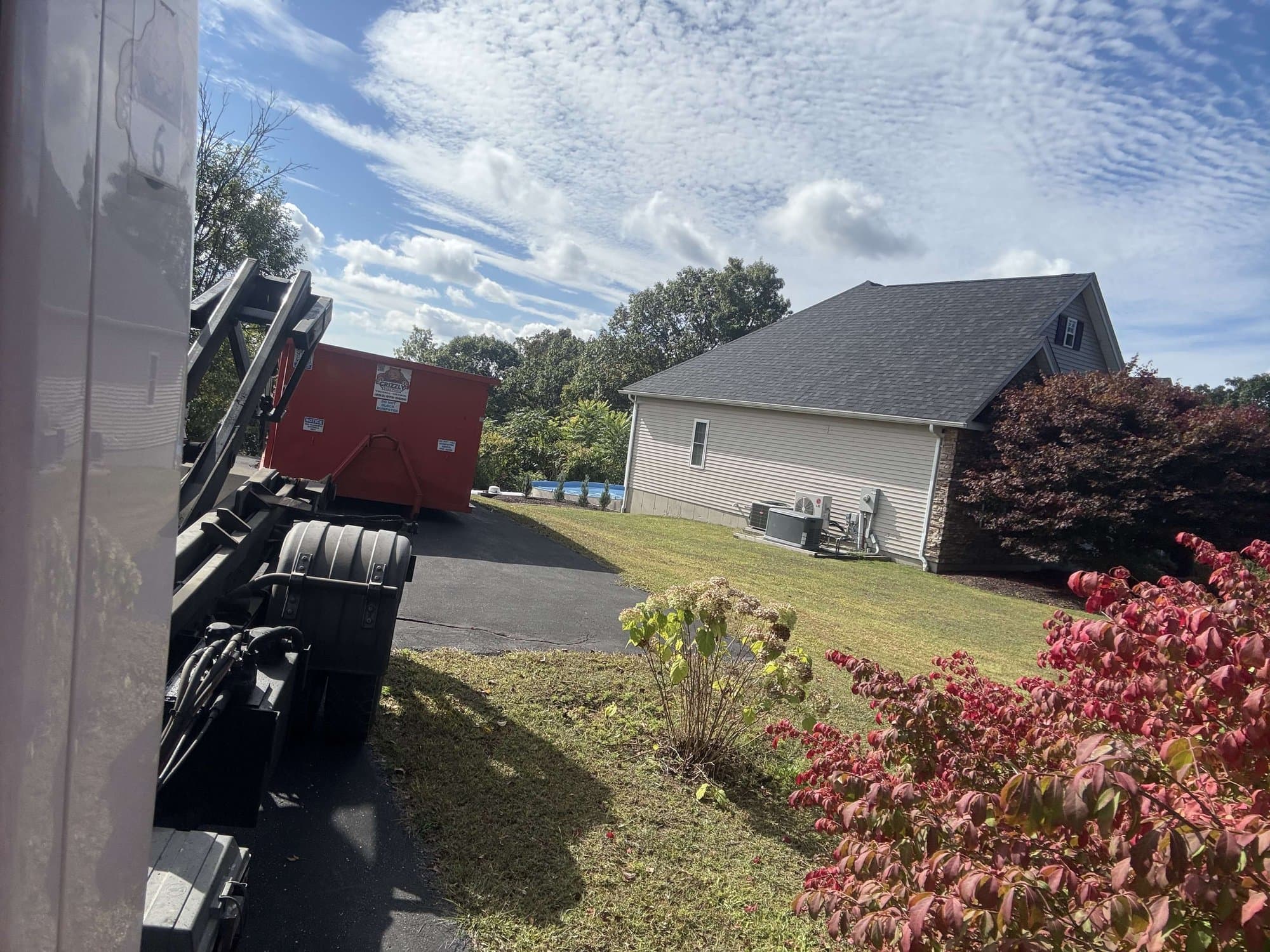 Roll-off dumpster delivery in Fairfield County by Stamford Junk Pros